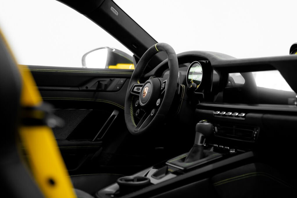 Porsche 911 GT3RS Weissach 2024 Jaune Kirkland - photo #20