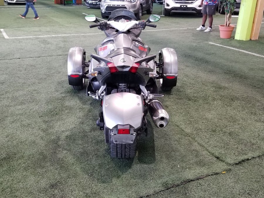 2011 CAN-AM Spyder 2011 Grey