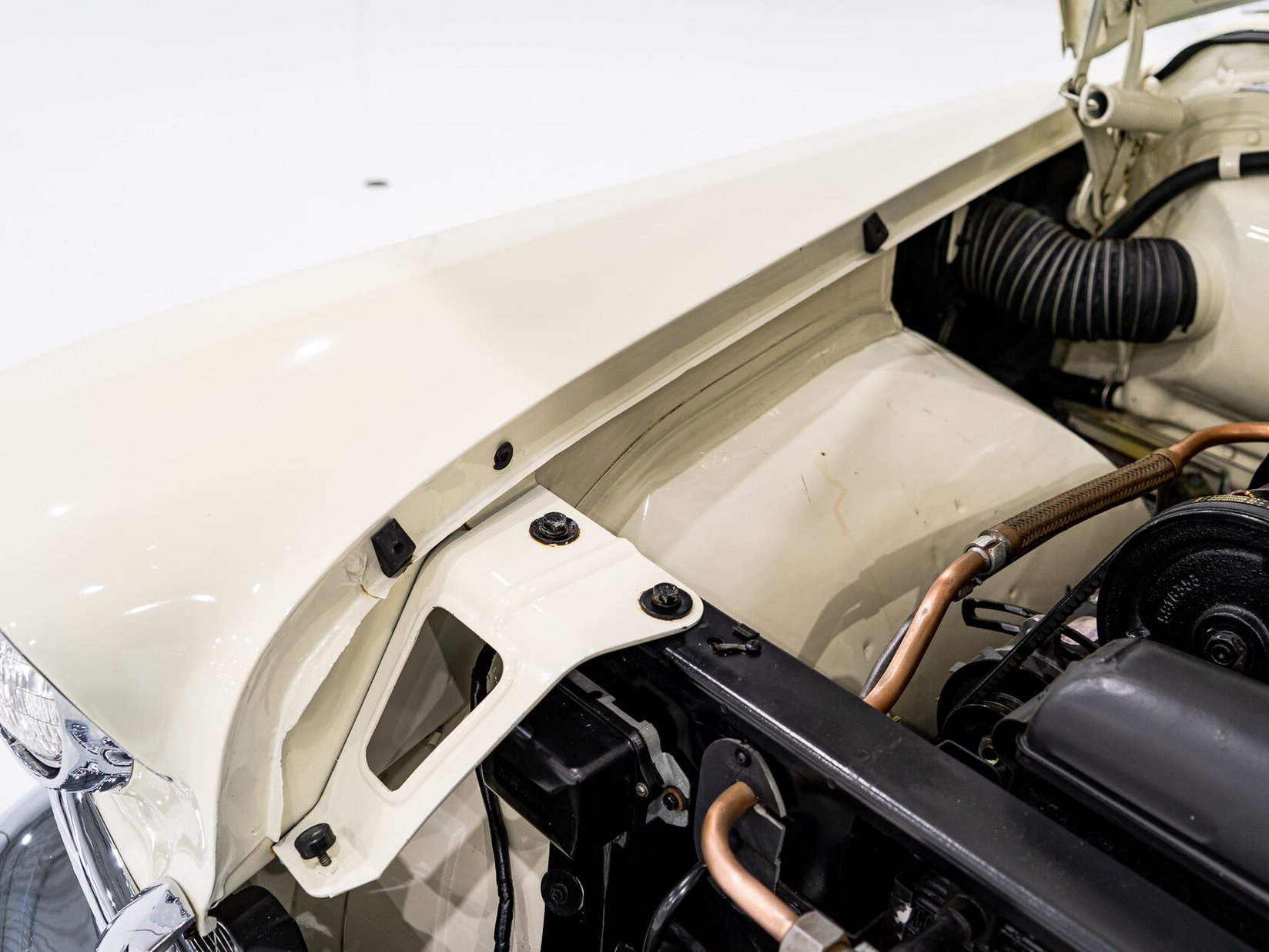 1956 Cadillac Eldorado Seville With Factory A/C | PRIX EN USD White Montreal - photo #56