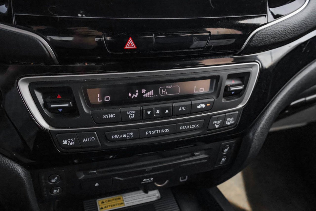 2022 Honda Pilot Black Edition AWD White Sherwood Park - photo #25