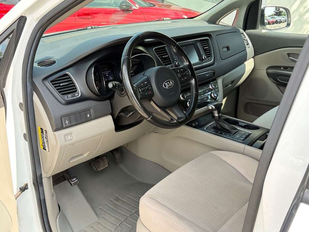 Kia Sedona LX 2018 Blanc Gatineau - photo #10