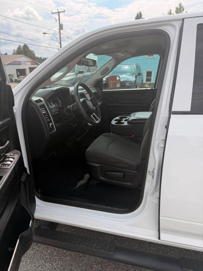 2023 RAM 1500 Classic Beige Lac Mégantic - photo #10