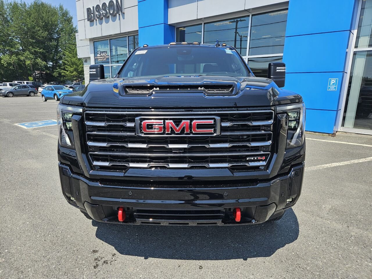 GMC Sierra 2500HD AT4 cabine multiplace 4RM 159 po 2026 Noir onyx Thetford Mines - photo #5