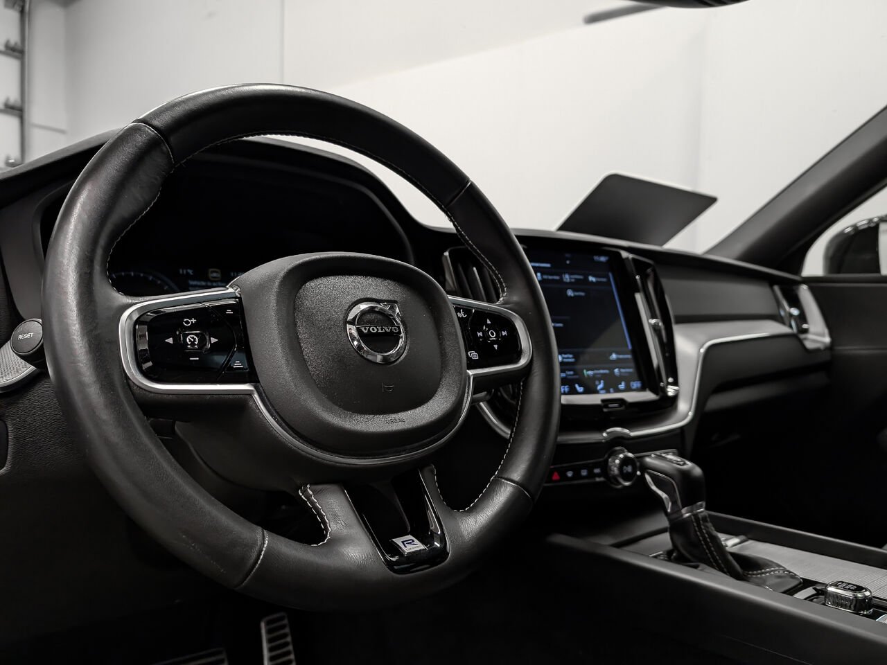 Volvo XC60 T6 AWD R-Design Toit pano Volant+sièges chauffants 2020 Autre Sherbrooke - photo #6