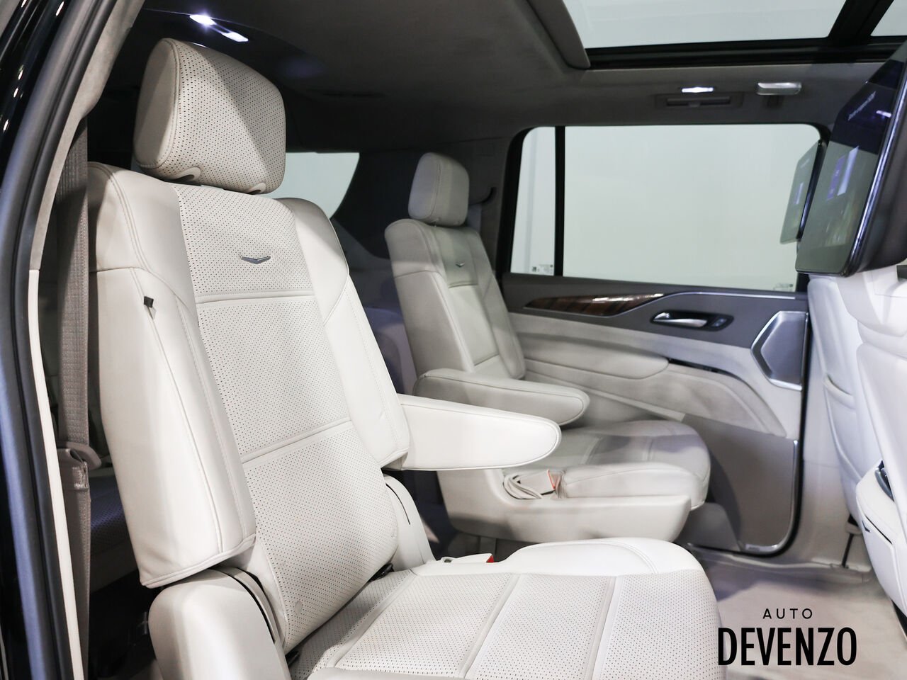 Cadillac Escalade ESV 2023 Noir Saint-Eustache - photo #9