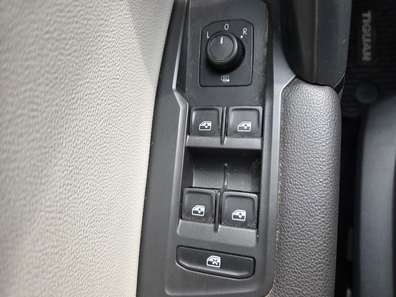 2019 VOLKSWAGEN TIGUAN Black Amos - photo #16