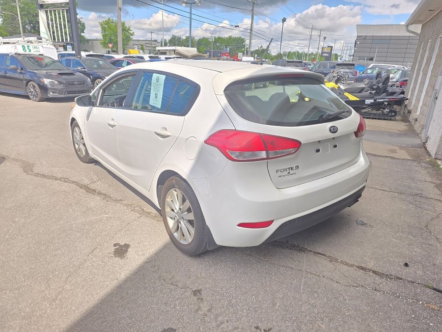Kia 5 portes Forte 2015 2015 Blanc