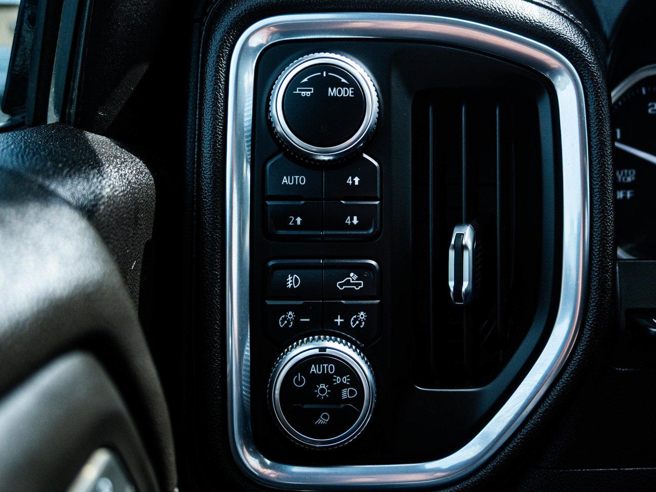 2021 GMC Sierra 1500 4WD Crew Cab 147 Denali White Sherwood Park - photo #18