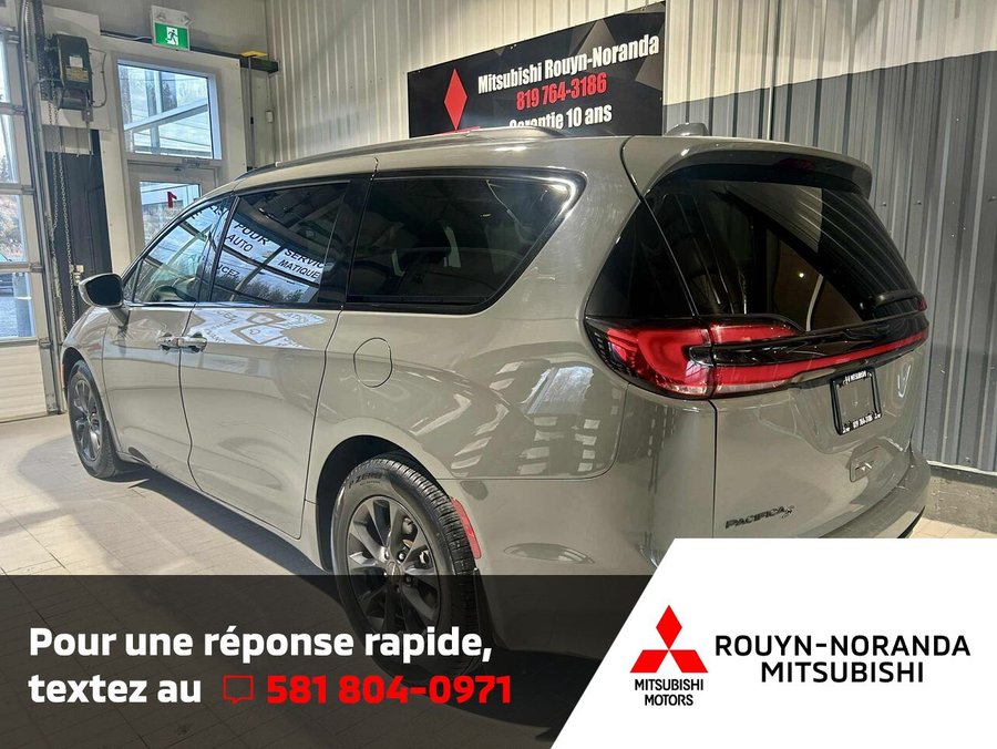 Chrysler Pacifica Touring TA 2022 Gris