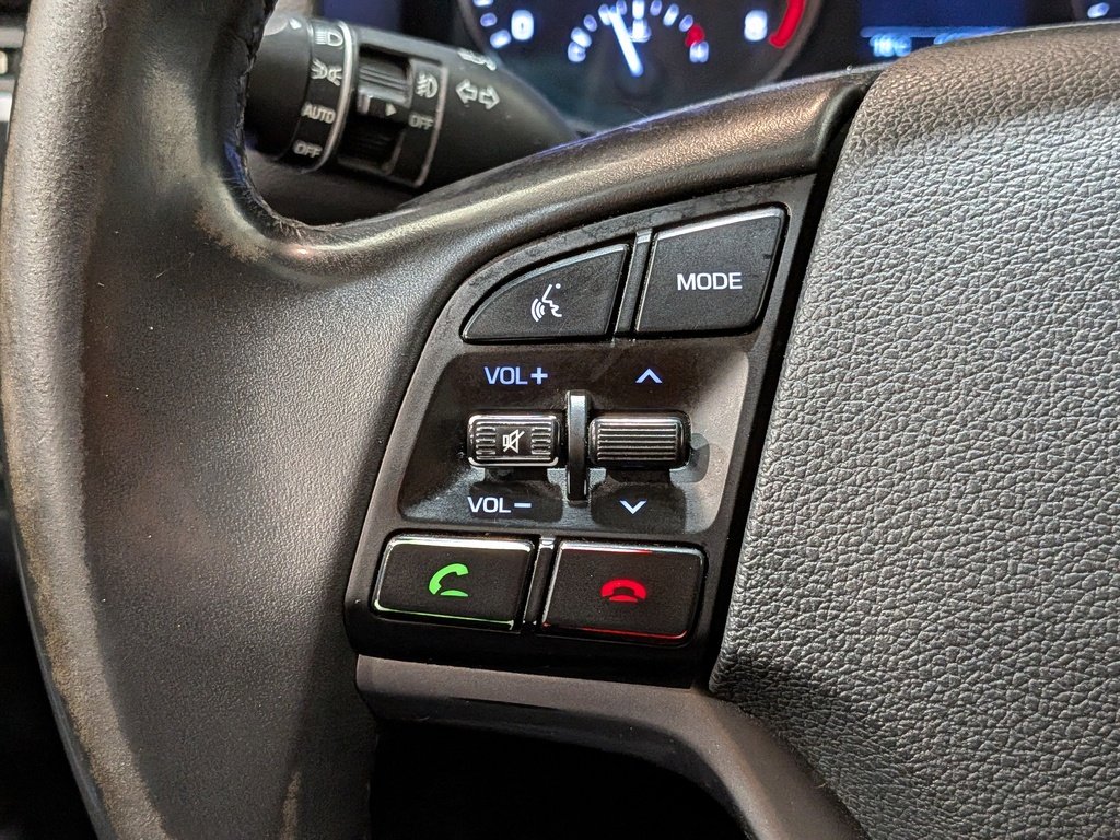 2016 Hyundai Tucson FWD 4dr 2.0L Premium Silver Val-David - photo #14
