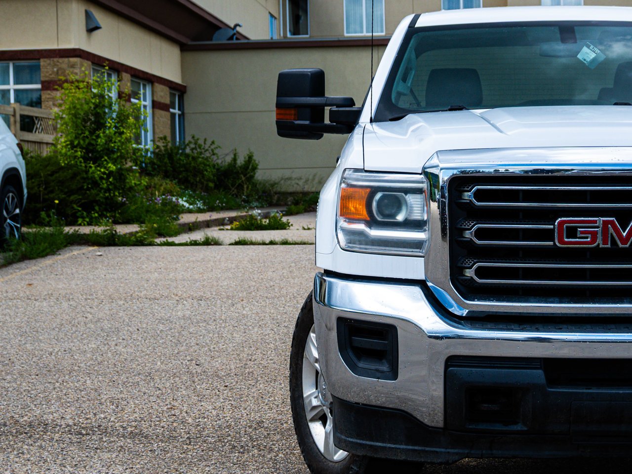 2018 GMC Sierra 2500HD 4WD Double Cab 144.2 White Sherwood Park - photo #5
