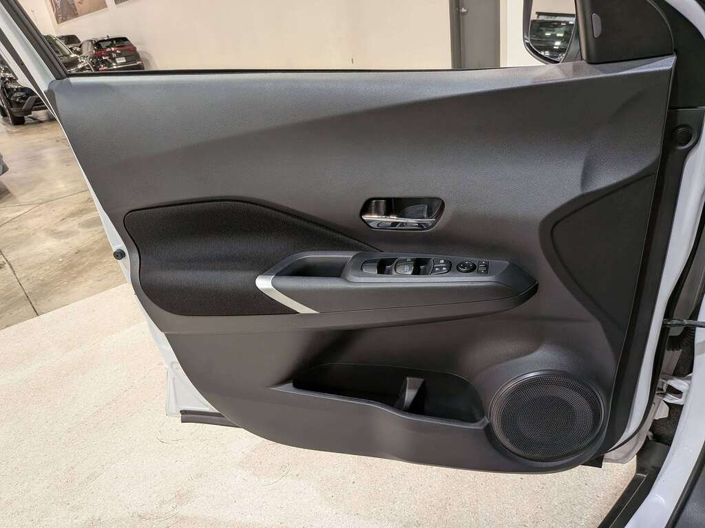 Nissan Kicks SV FWD 2024 Blanc Val-David - photo #31