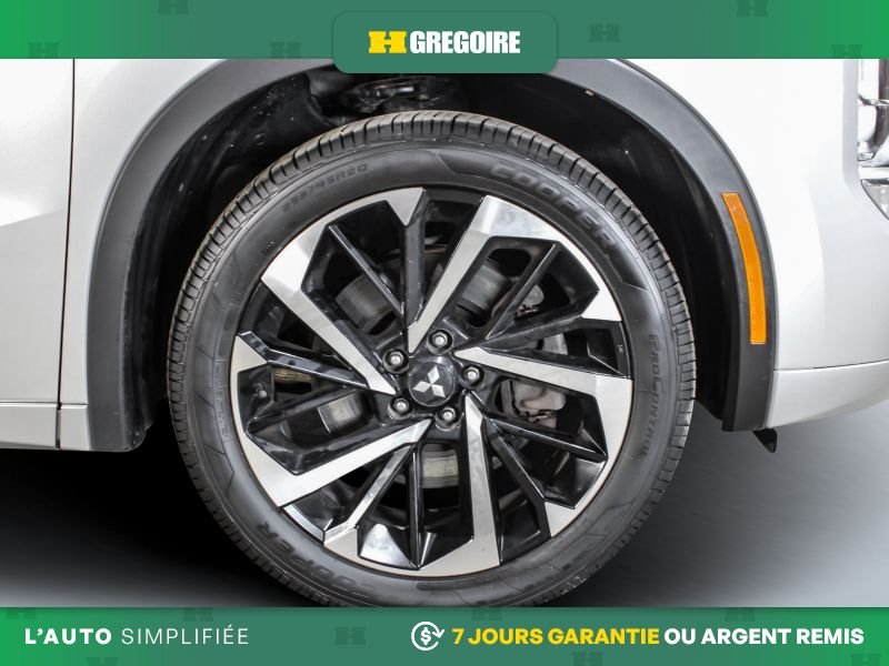 2023 Mitsubishi Outlander Silver Blainville - photo #11