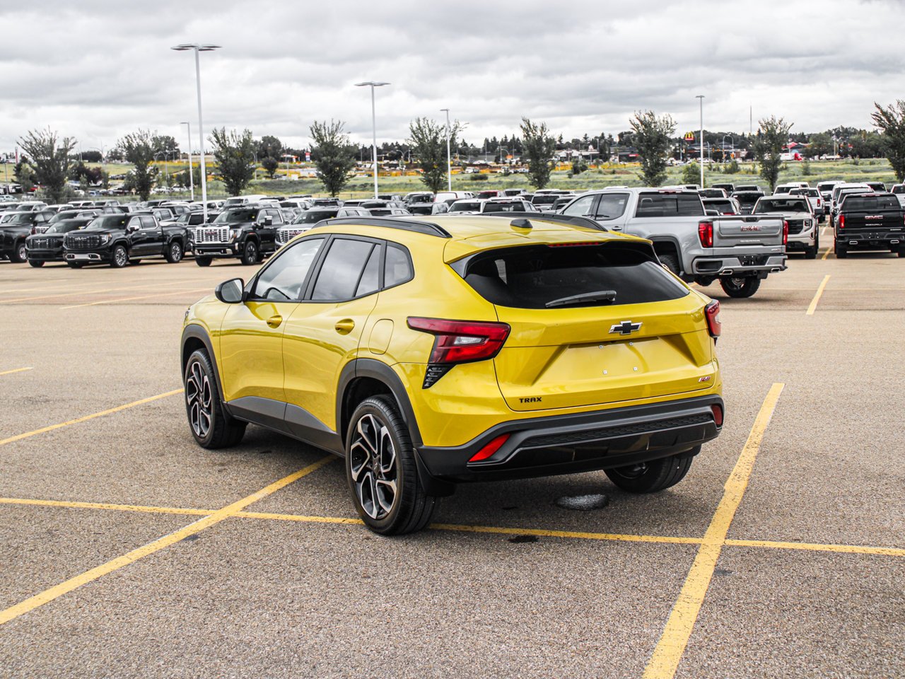 2024 Chevrolet Trax FWD 4dr 2RS Yellow Sherwood Park - photo #5