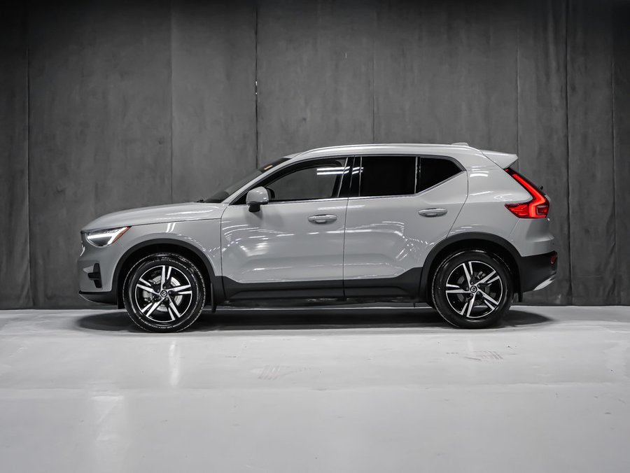 2025 Volvo XC40 B5 CORE BRIGHT CLIMATE Grey