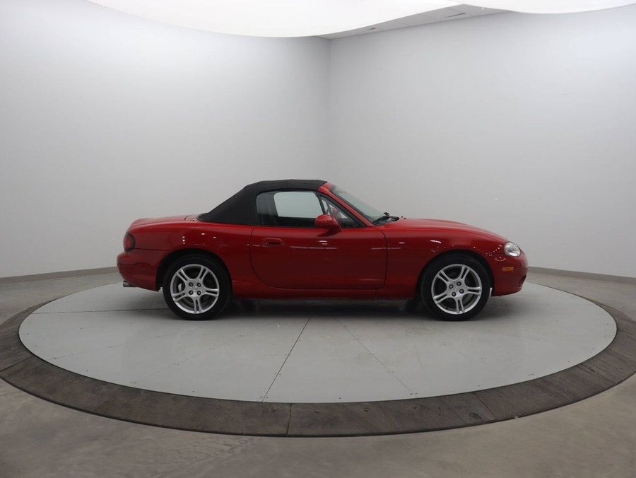 2004 Mazda MX-5 Miata 2004 Red
