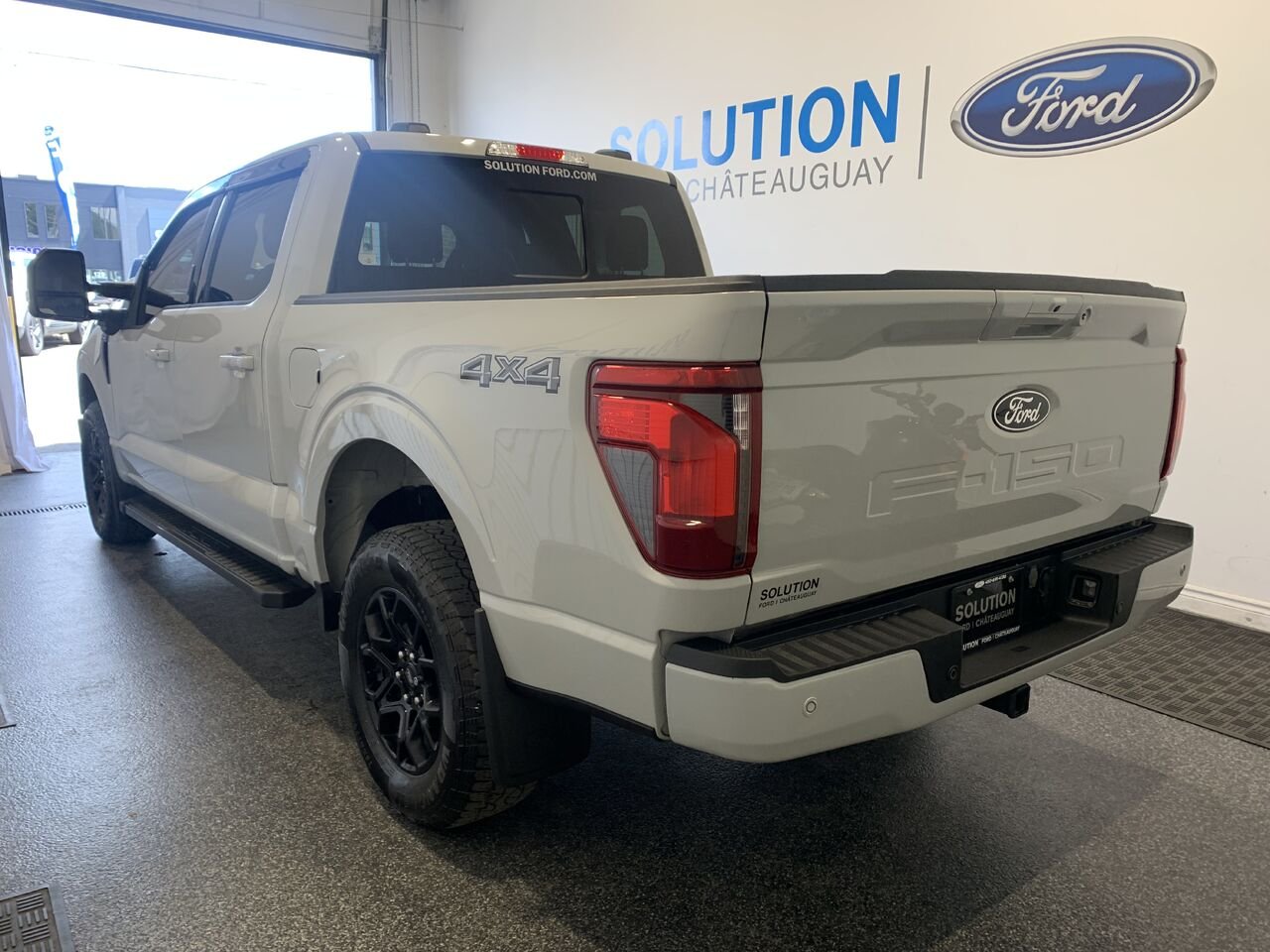Ford F-150 F150 XLT CREW CAB SHORT BOX 2024 Gris Châteauguay - photo #8