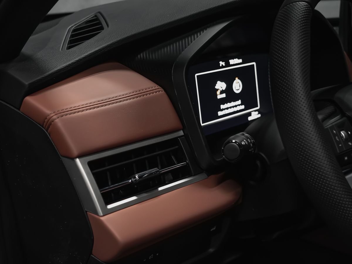 2026 Mitsubishi Outlander Plug-In Hybrid GT Black Diamond Premium Finish Montreal - photo #12