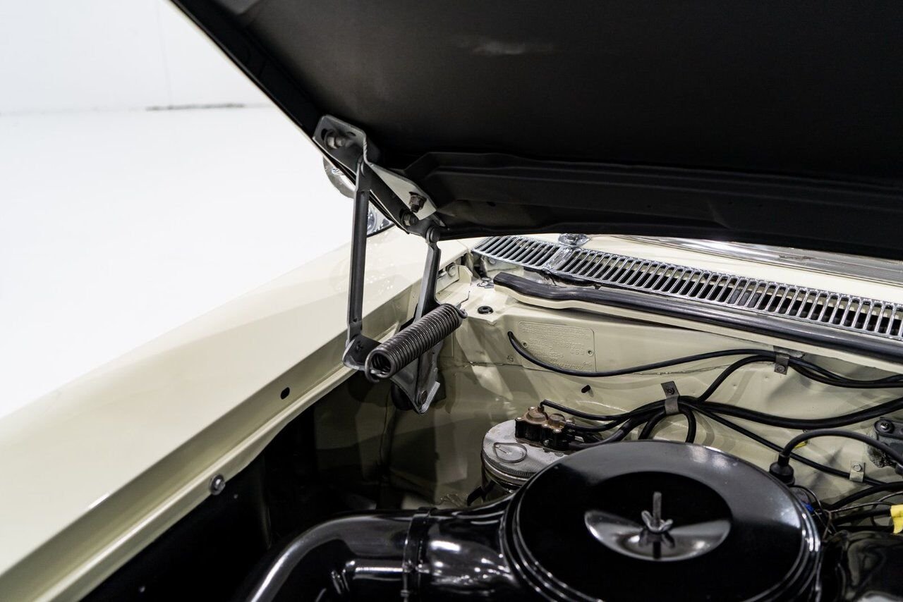 1957 Pontiac Bonneville *PRICE IN USD* Fuel injected 347/315HP 1 of 630 produced White Montreal - photo #60