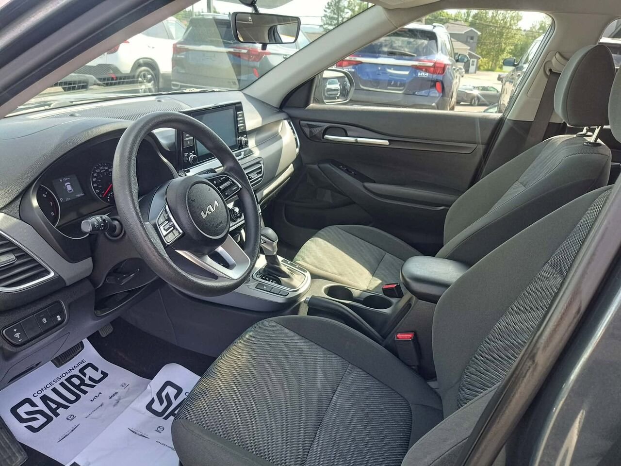 Kia Seltos 2023 Gris Nantes - photo #8