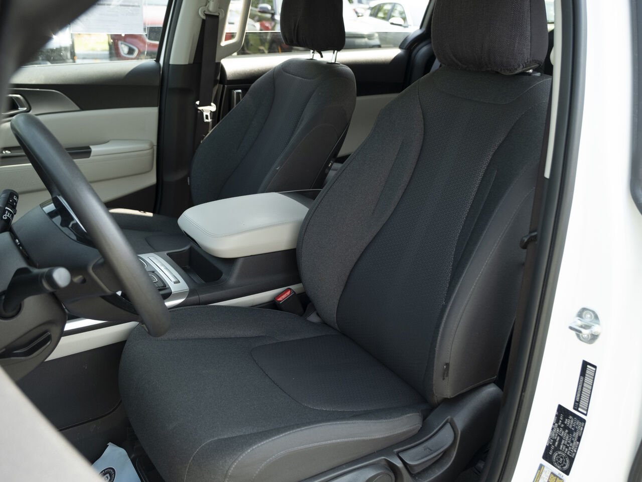 Kia Carnival 2024 Blanc Gatineau - photo #9