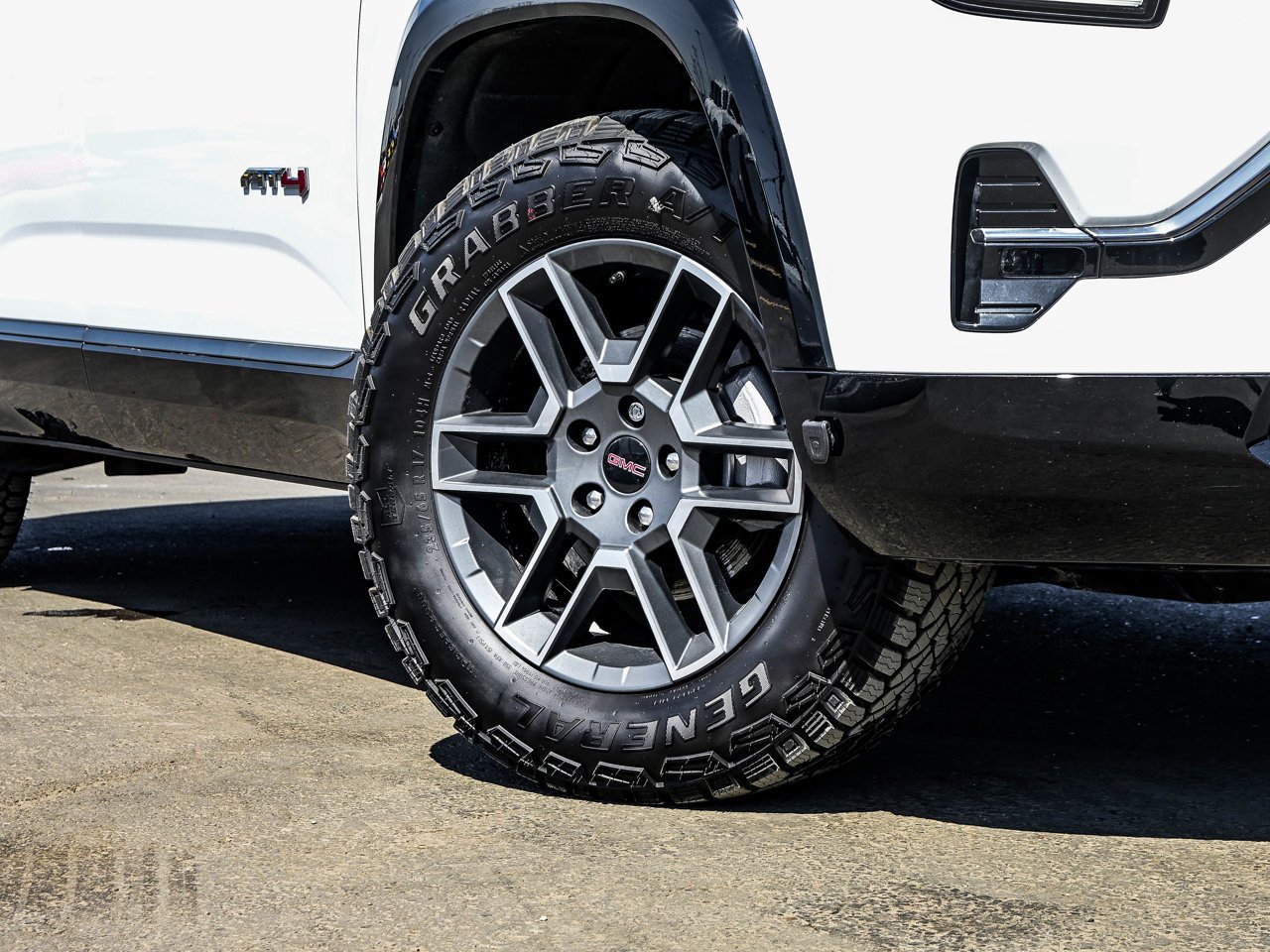 2026 GMC Terrain AWD 4dr AT4 White Sherwood Park - photo #5