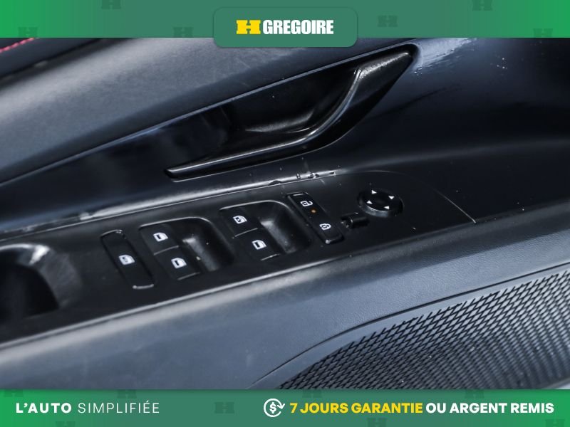 Hyundai Elantra 729693 | N Line Ultimate AUTO AC CUIR TOIT NAV GR ELEC MAGS 2025 Blanc Laval - photo #13