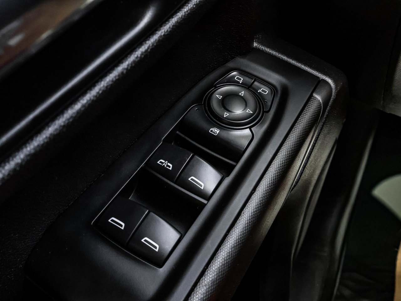 2024 Chevrolet Silverado 1500 4WD Crew Cab 147 Custom Grey Sherwood Park - photo #18
