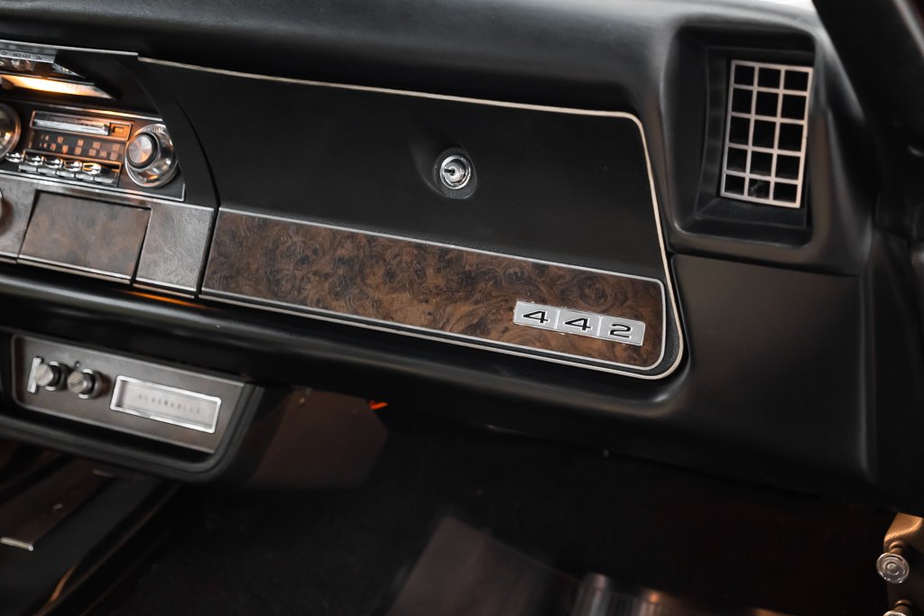 1969 Oldsmobile 442 Red Montreal - photo #15