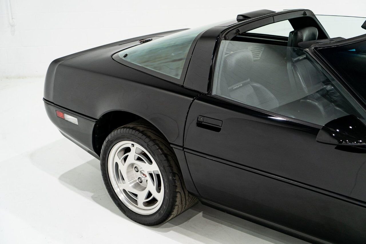 1990 Chevrolet Corvette ZR1 | PRIX EN USD Black Montreal - photo #42