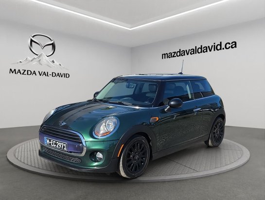 MINI Cooper toit rigide Hayon 3 portes, Toit ouvrant, cruise control, sièges en cuir, MANUEL 2016 Vert