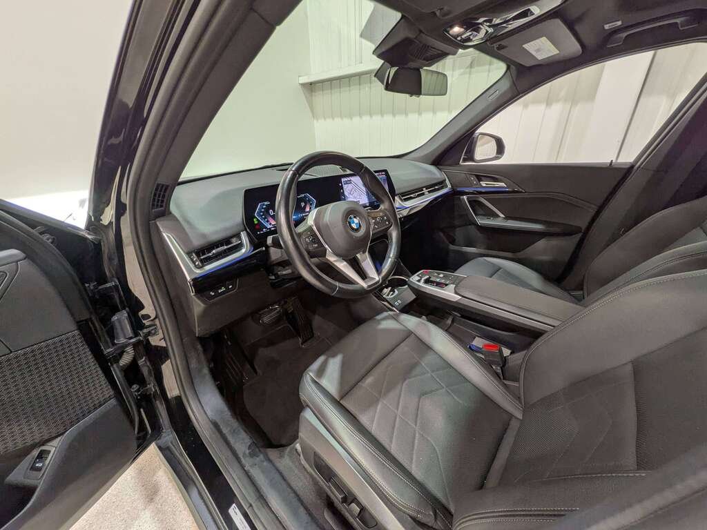 2023 BMW X1 xDrive28i Sports Activity Vehicle Black Val-David - photo #10
