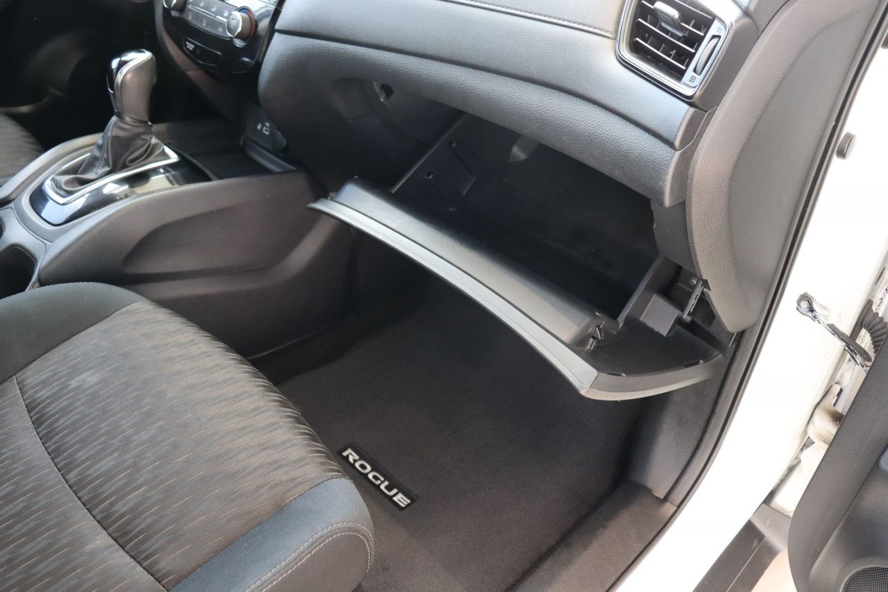2019 Nissan Rogue VIN 5N1AT2MV8KC722875 White Baie-Comeau - photo #7