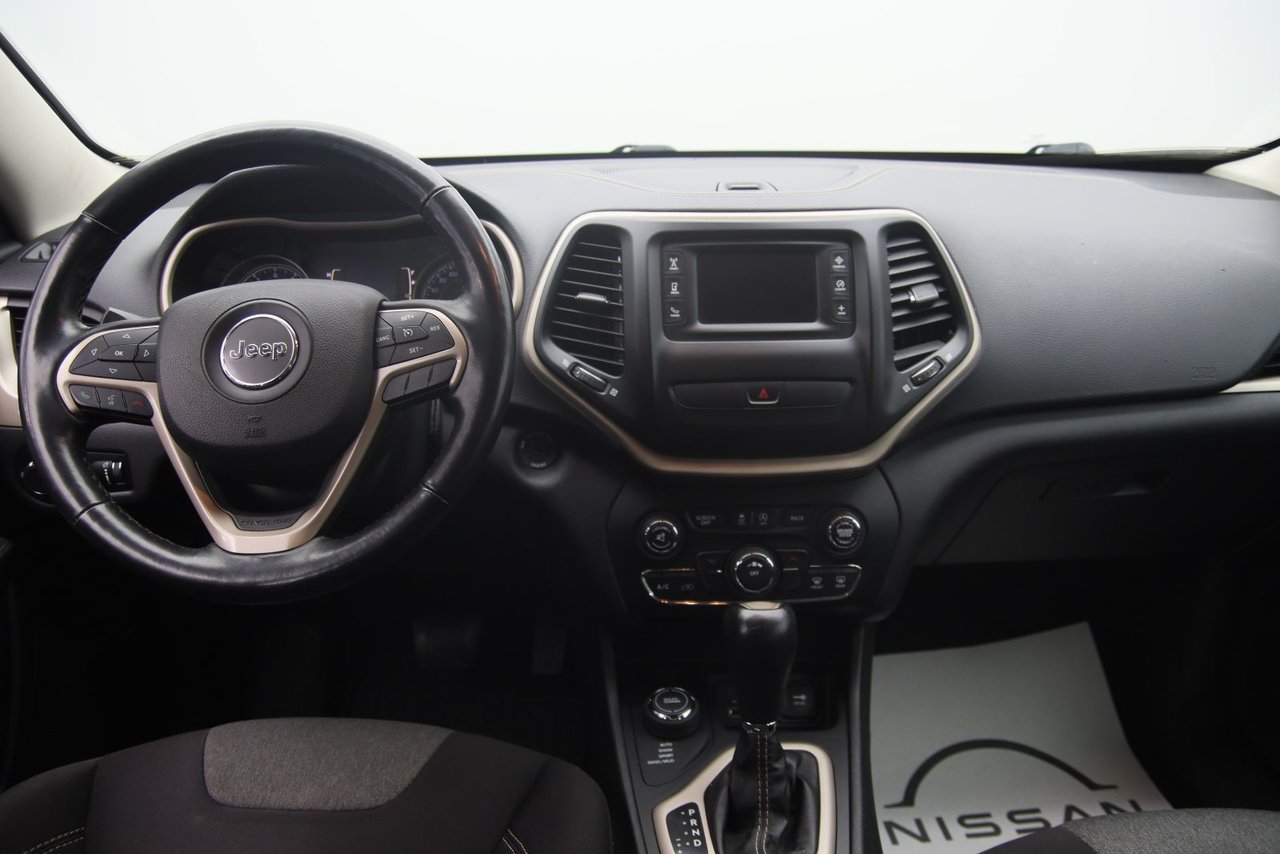 2015 Jeep Cherokee VIN 1C4PJMAS2FW729092 Grey Chicoutimi - photo #9