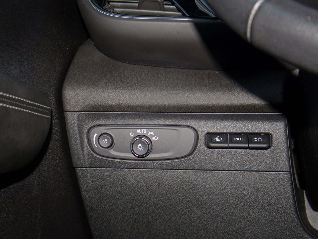 2023 Buick Envision AWD 4dr Avenir Grey Sherwood Park - photo #22