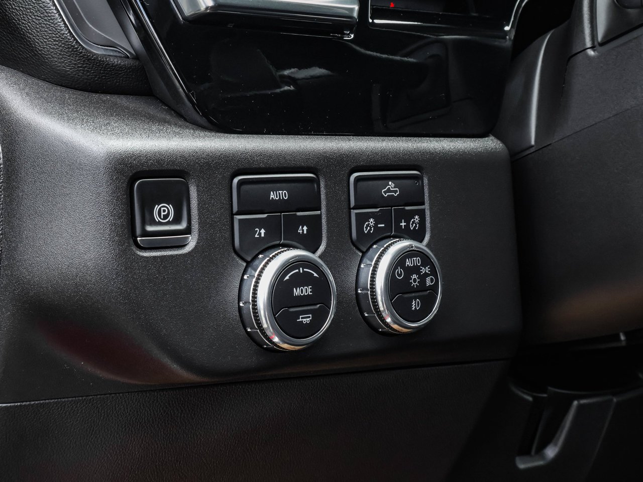 2025 GMC Sierra 1500 4WD Crew Cab 147 Elevation Red Sherwood Park - photo #17