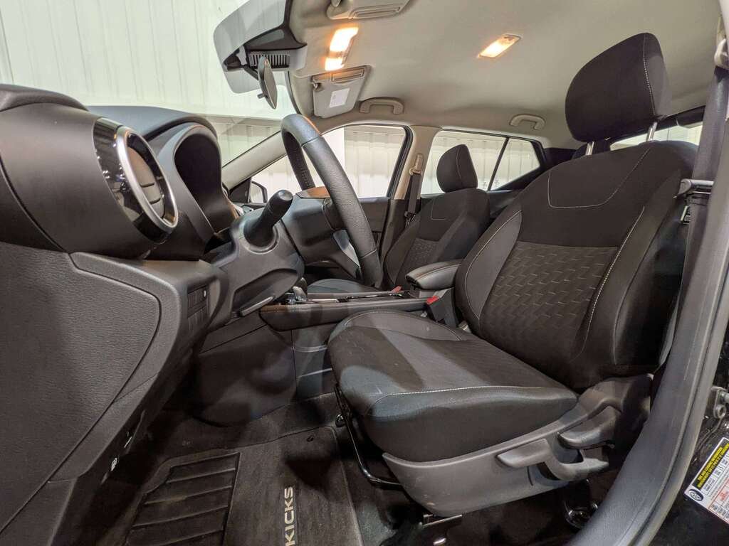 Nissan Kicks SV FWD 2024 Noir Val-David - photo #1