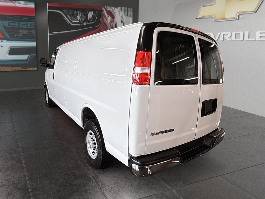 2024 Chevrolet Express Cargo Van 2024 Summit White