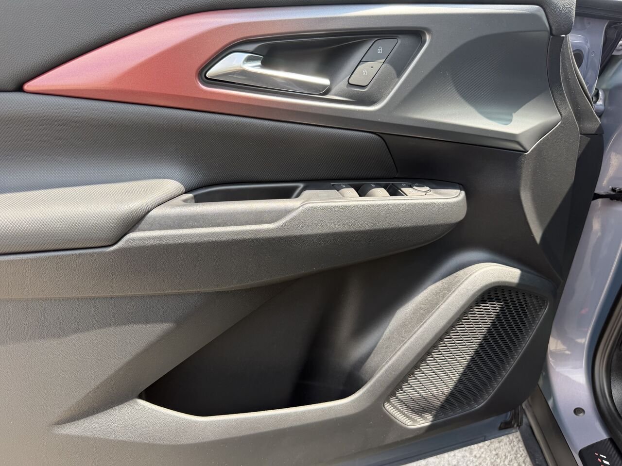 2024 Chevrolet Equinox EV 2RS Grey Laval - photo #14