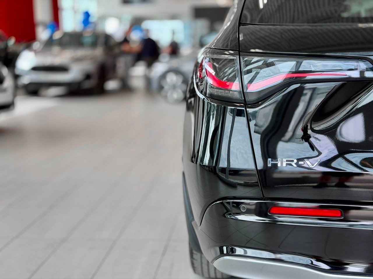 2023 Honda HR-V Black Notre-Dame-des-Prairies - photo #11