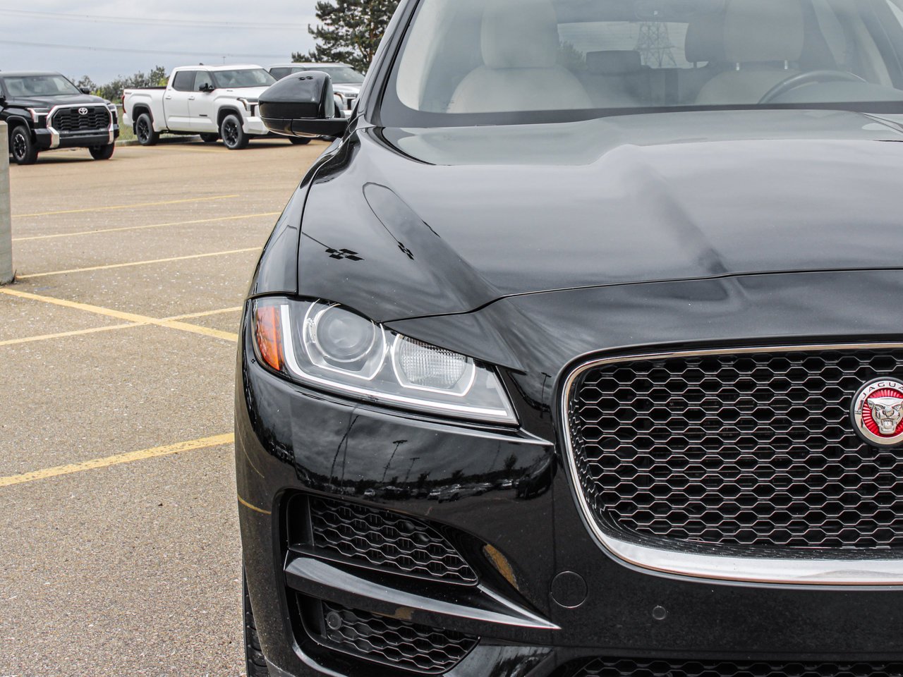 2020 Jaguar F-PACE 25t AWD Premium Black Sherwood Park - photo #10