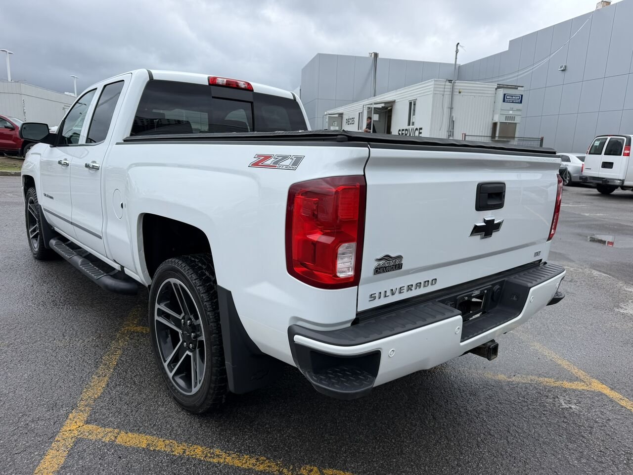 2017 Chevrolet Silverado 1500 2LTZ 5.3L ENCEMBLE Z71 QUAD CAB White Laval - photo #10