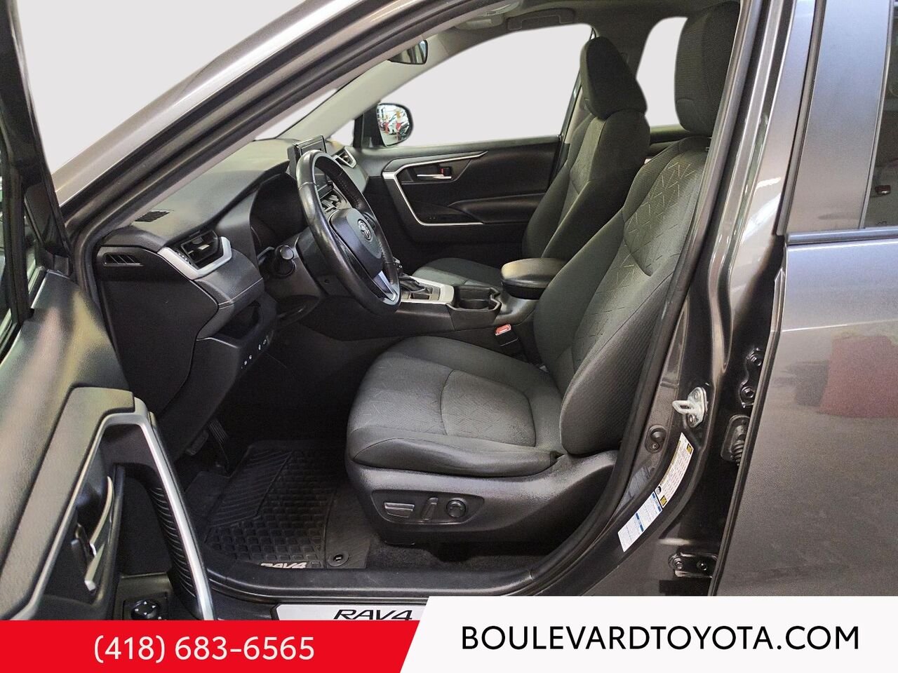 Toyota RAV4 100111A-2 | XLE, AWD 2021 Gris Québec - photo #8