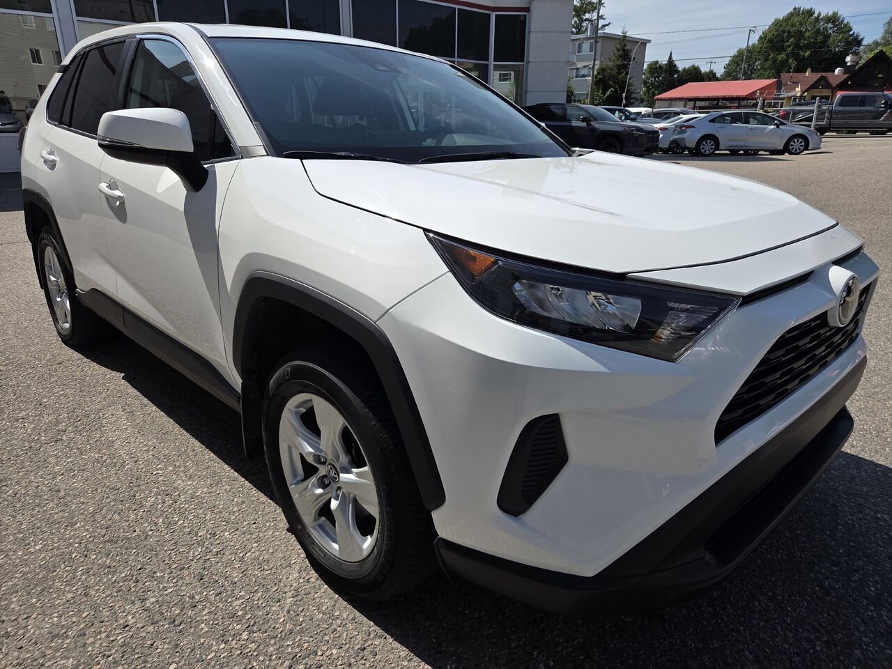 2023 Toyota RAV4 White Mont-Laurier - photo #2