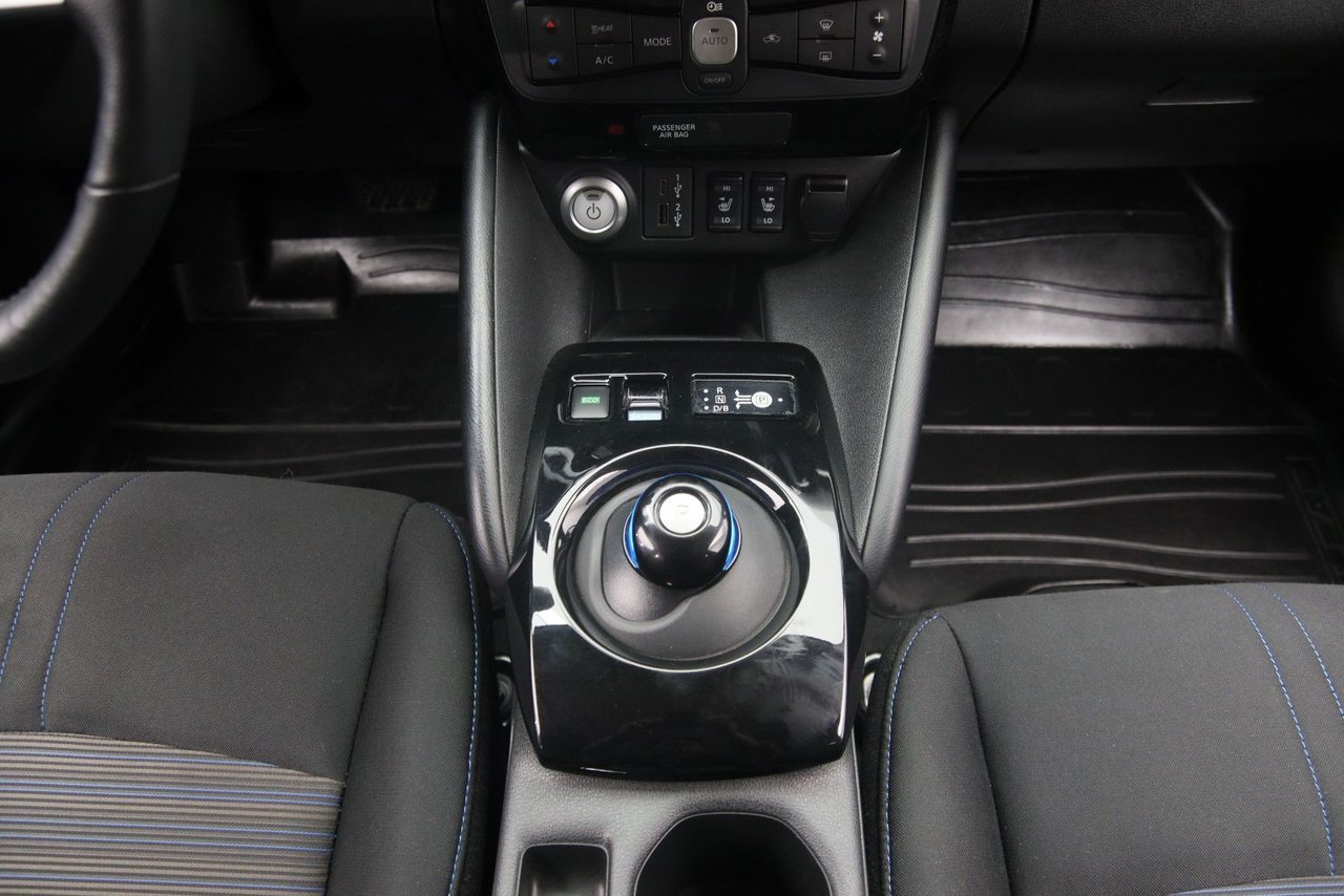 2024 Nissan LEAF VIN 1N4CZ1CVXRC550484 Scarlet Ember Metallic Chicoutimi - photo #11