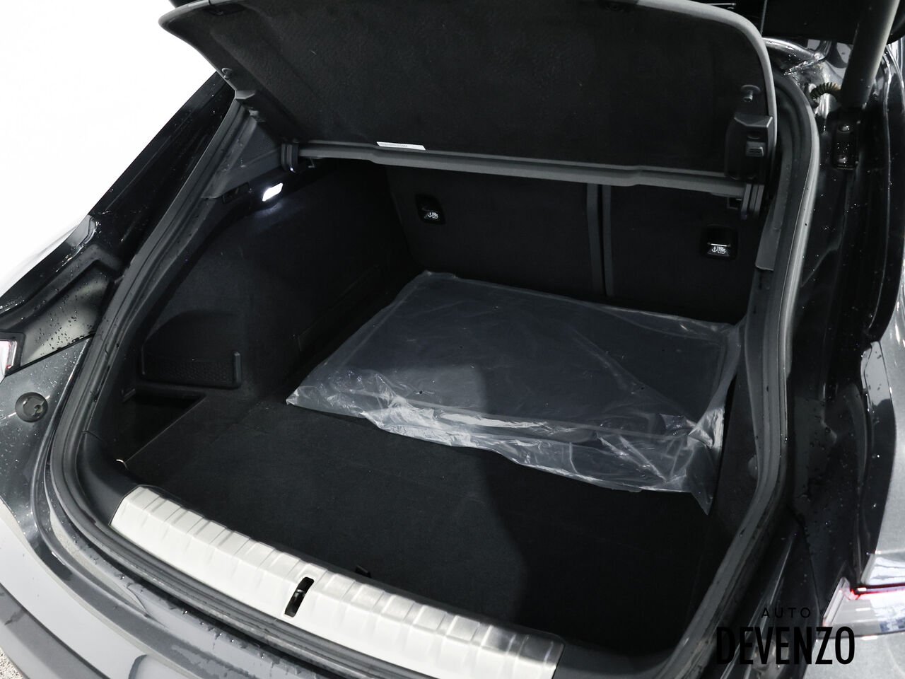 2022 Porsche Taycan Grey Saint-Eustache - photo #18