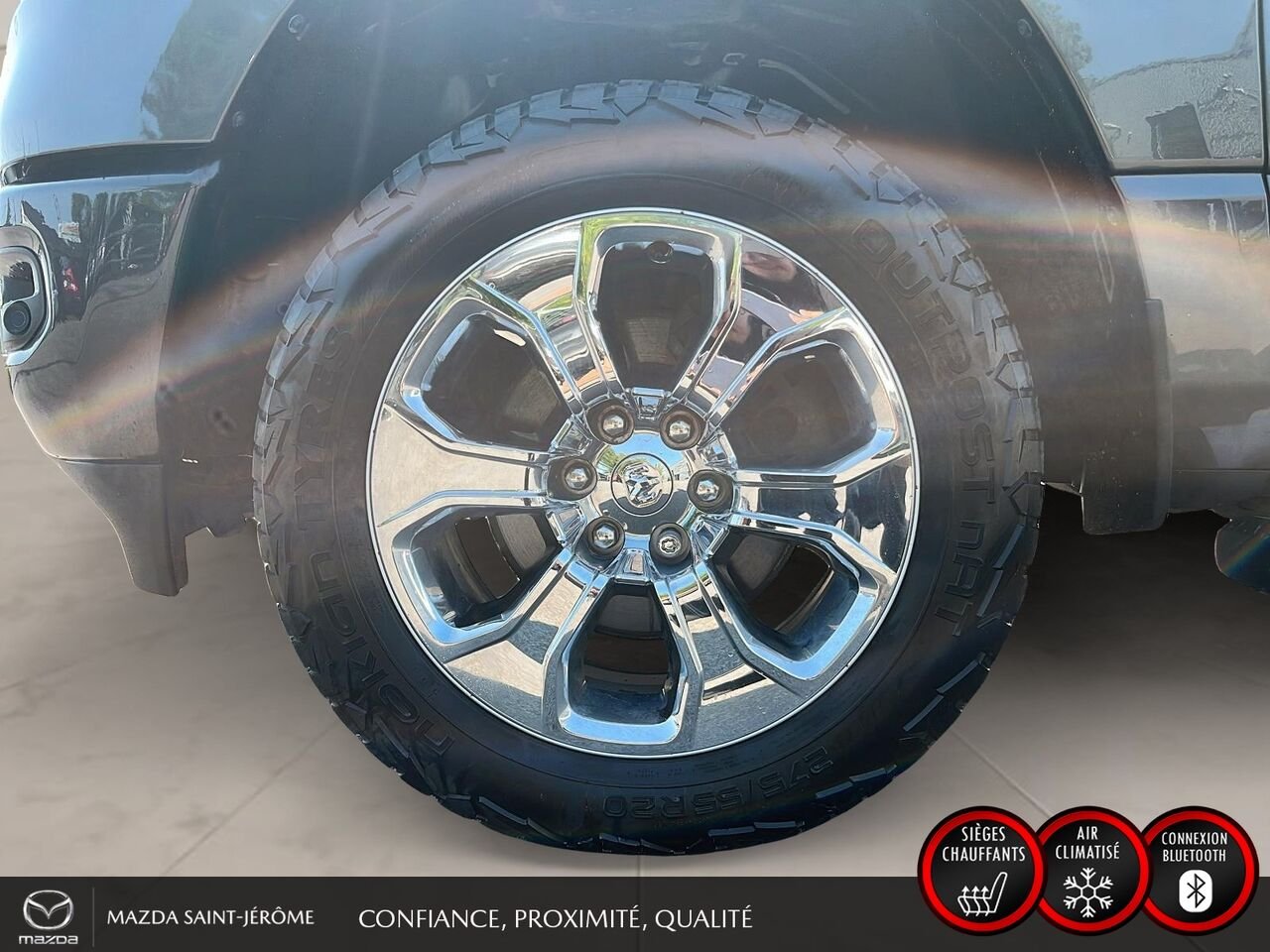 2020 Ram 1500 Grey Saint-Jérôme - photo #12