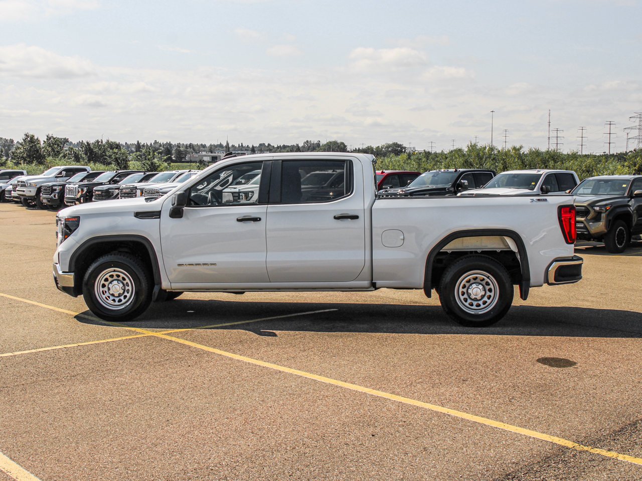 2023 GMC Sierra 1500 4WD Crew Cab 157 Pro White Sherwood Park - photo #4