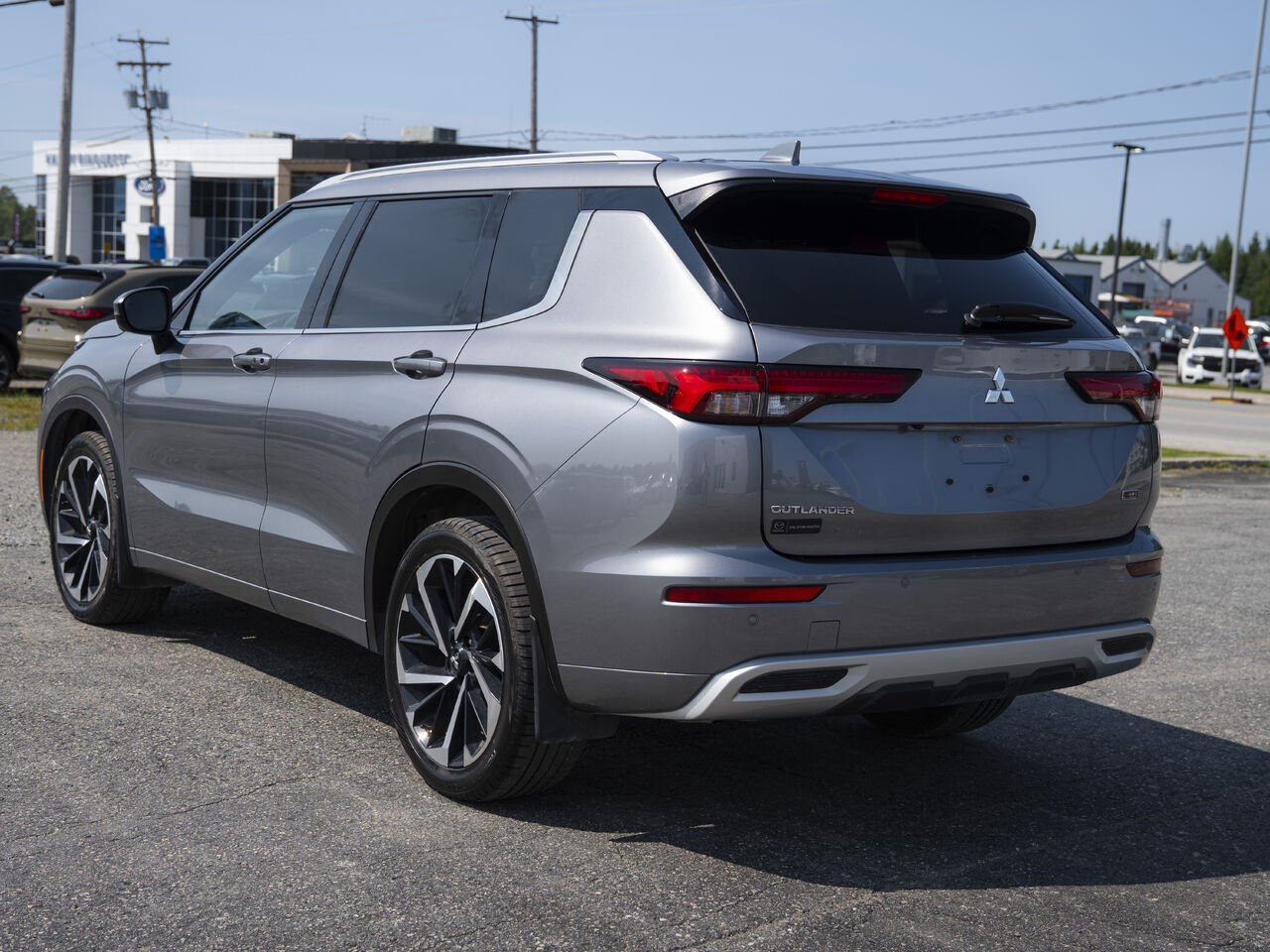Mitsubishi Outlander A25289 | GT Premium S-AWC 2023 Gris Val-d'Or - photo #4