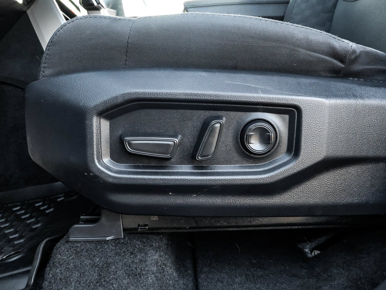 2023 Toyota Tundra 4x4 Crewmax SR Blue Sherwood Park - photo #20